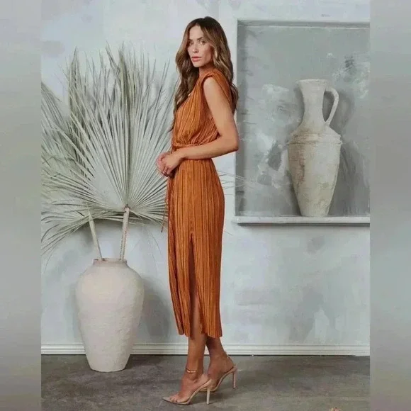 Sincerely Jules Cognac Bronze Plisse Midi Dress Size Medium - Picture 3 of 8